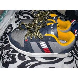 Tommy Hilfiger size 13 boys Cade Court Low Sneakers